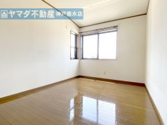 洋室6帖 南向き。陽当り良好
