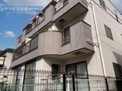 外観　3階部分・最上階・角部屋・南東向きで陽当り良好です。   