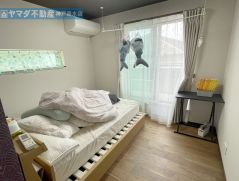 2F　主寝室6帖 ・南向きバルコニーに面したお部屋です ・WICあり。