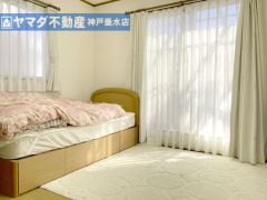 2F　洋室8帖