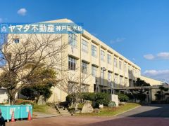 長坂中学校：徒歩27分