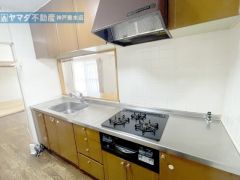 ・LDを見渡せる対面式キッチン。 家事をしながらでも、家族とのコミュニケーションを大切にできます。