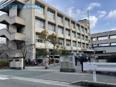 周辺環境  望海中学校/花園小学校まで642m