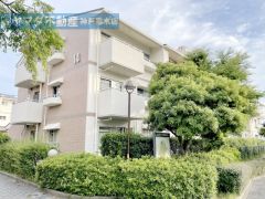 ・神戸市営地下鉄「学園都市」駅バス12分 ・2階部分、南向き3LDK