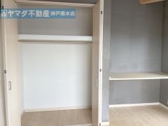 2F　洋室8.1帖の収納