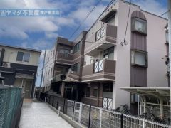 外観　3階建て　JR「西明石」駅徒歩3分の便利な立地です。