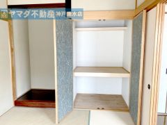 和室6帖の床の間と押入
