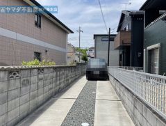 駐車場　縦列3台可能、最大4台