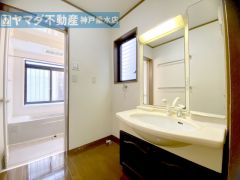 1F　洗面室の洗面化粧台