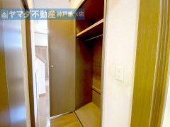 1F　ホールの収納スペース