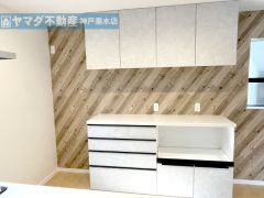 2F　キッチンカップボード