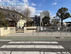 明石市立魚住小学校：徒歩8分（604ｍ）